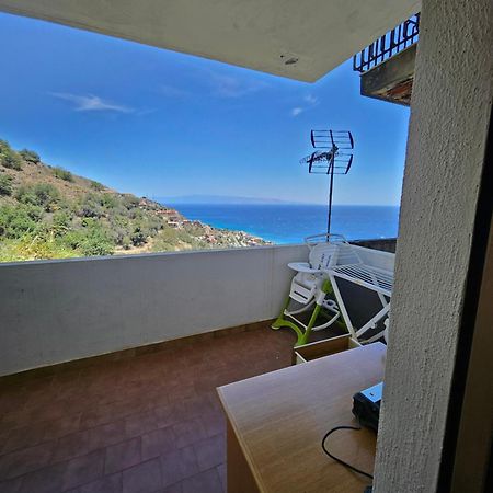 Casa Vacanze Donna Yuliya Daire Letojanni Dış mekan fotoğraf