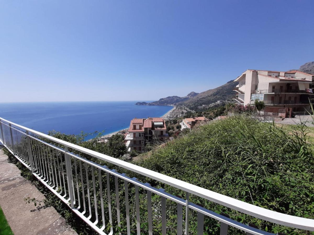 Casa Vacanze Donna Yuliya Daire Letojanni Dış mekan fotoğraf