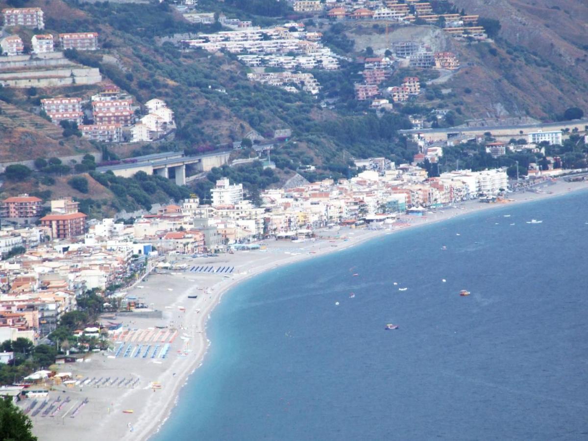 Casa Vacanze Donna Yuliya Daire Letojanni Dış mekan fotoğraf