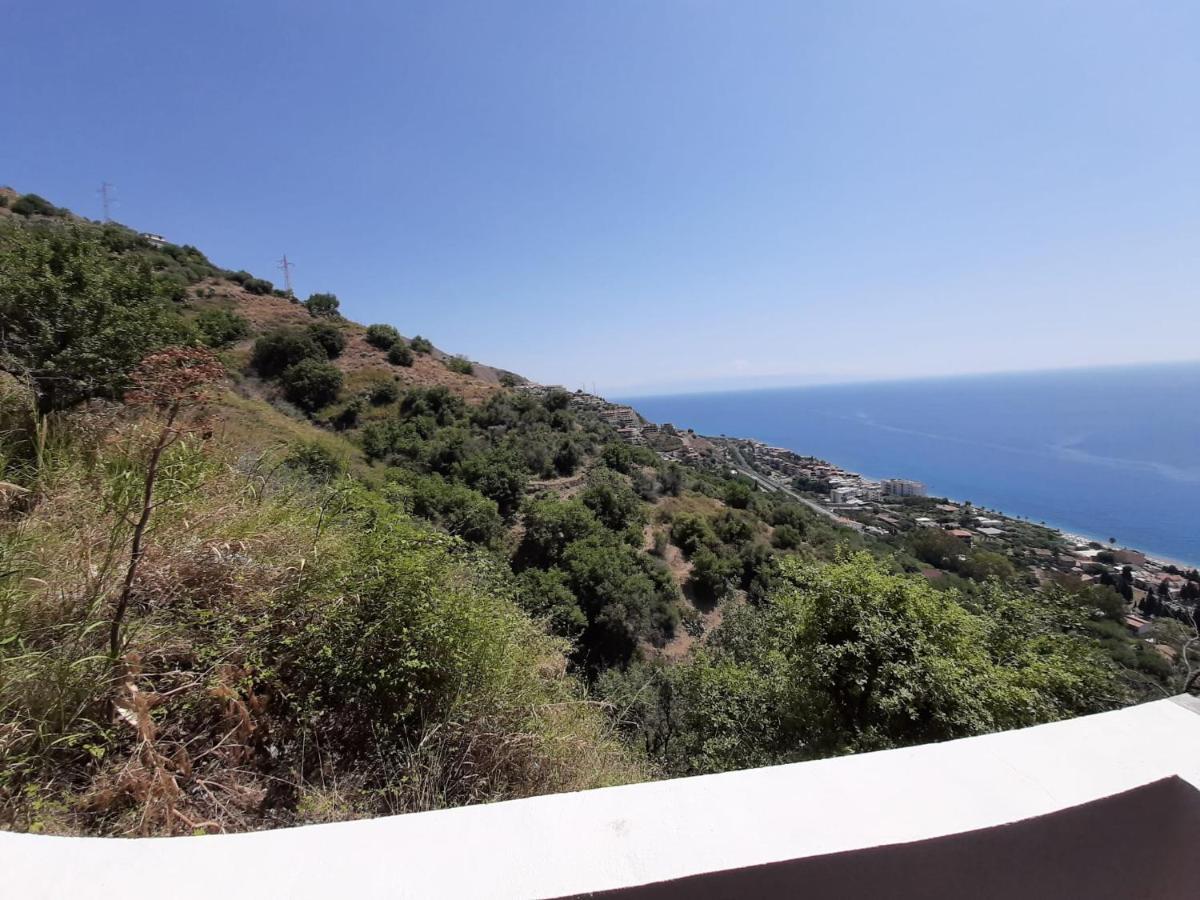 Casa Vacanze Donna Yuliya Daire Letojanni Dış mekan fotoğraf