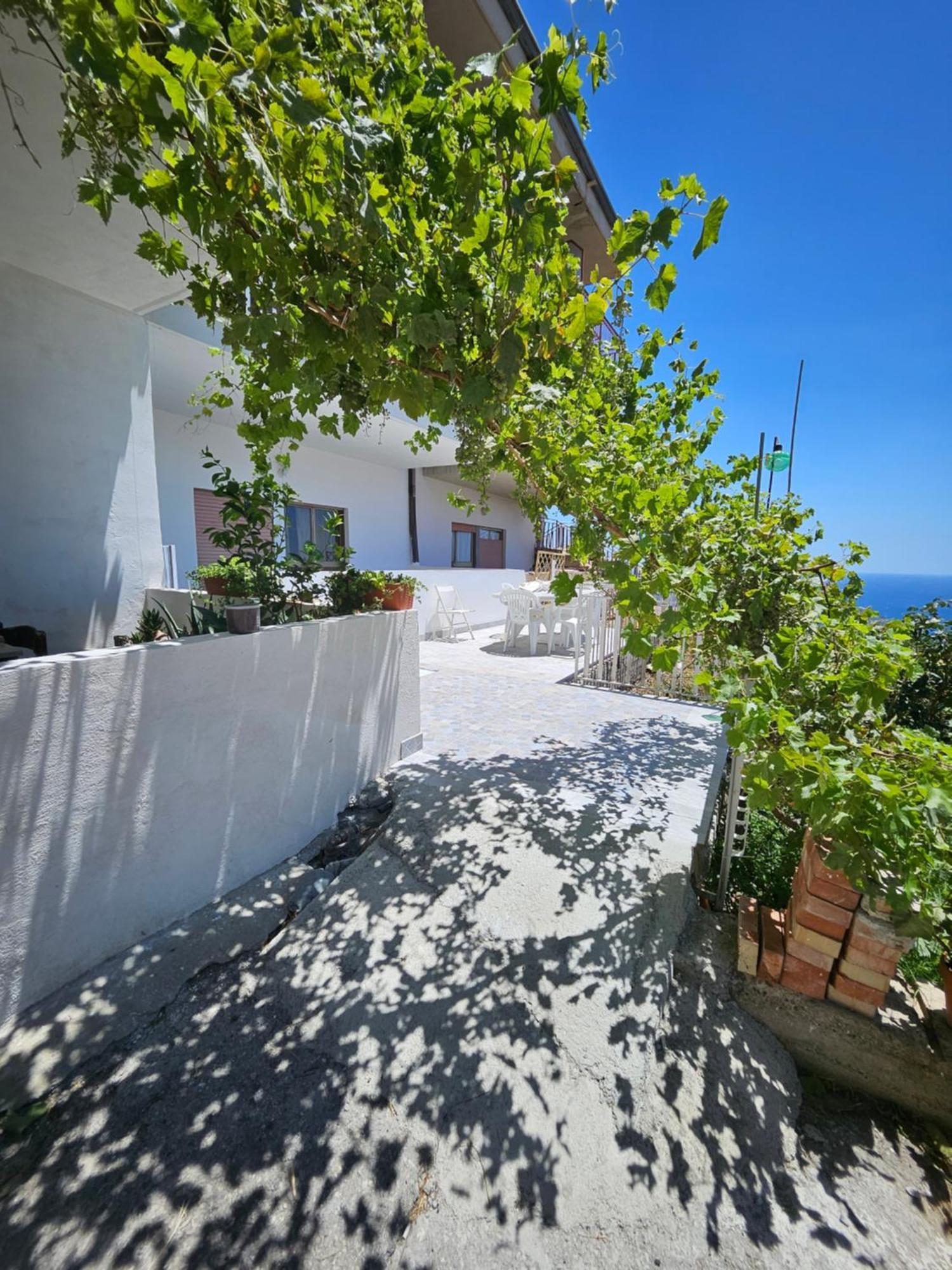 Casa Vacanze Donna Yuliya Daire Letojanni Dış mekan fotoğraf